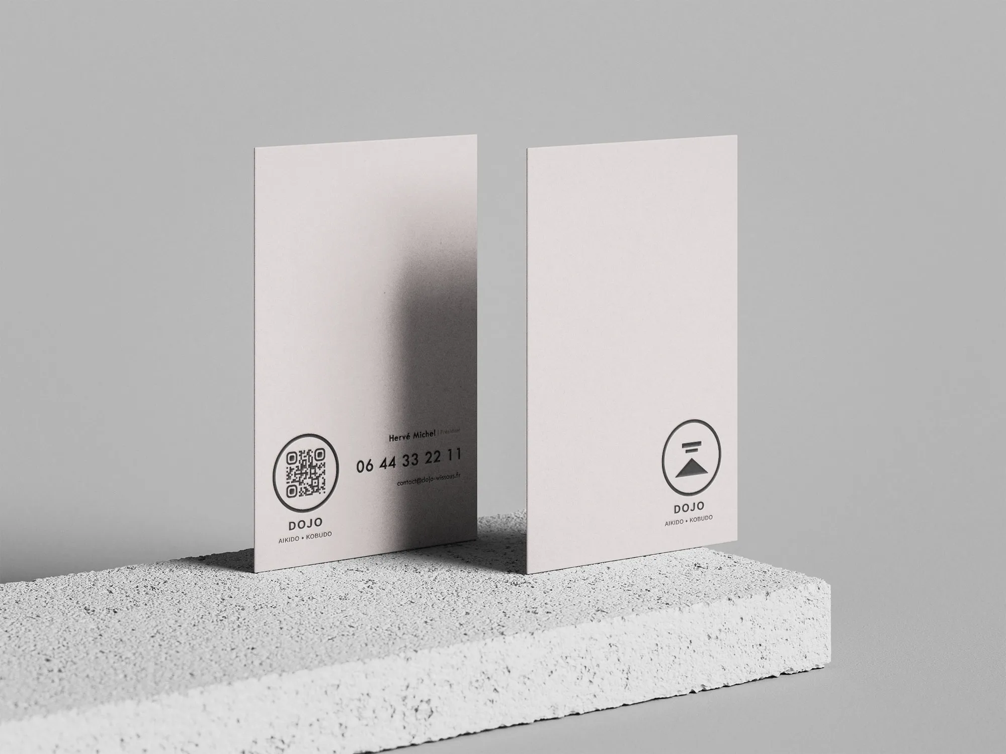 Image des recto et verso de la carte de visite de Dojo